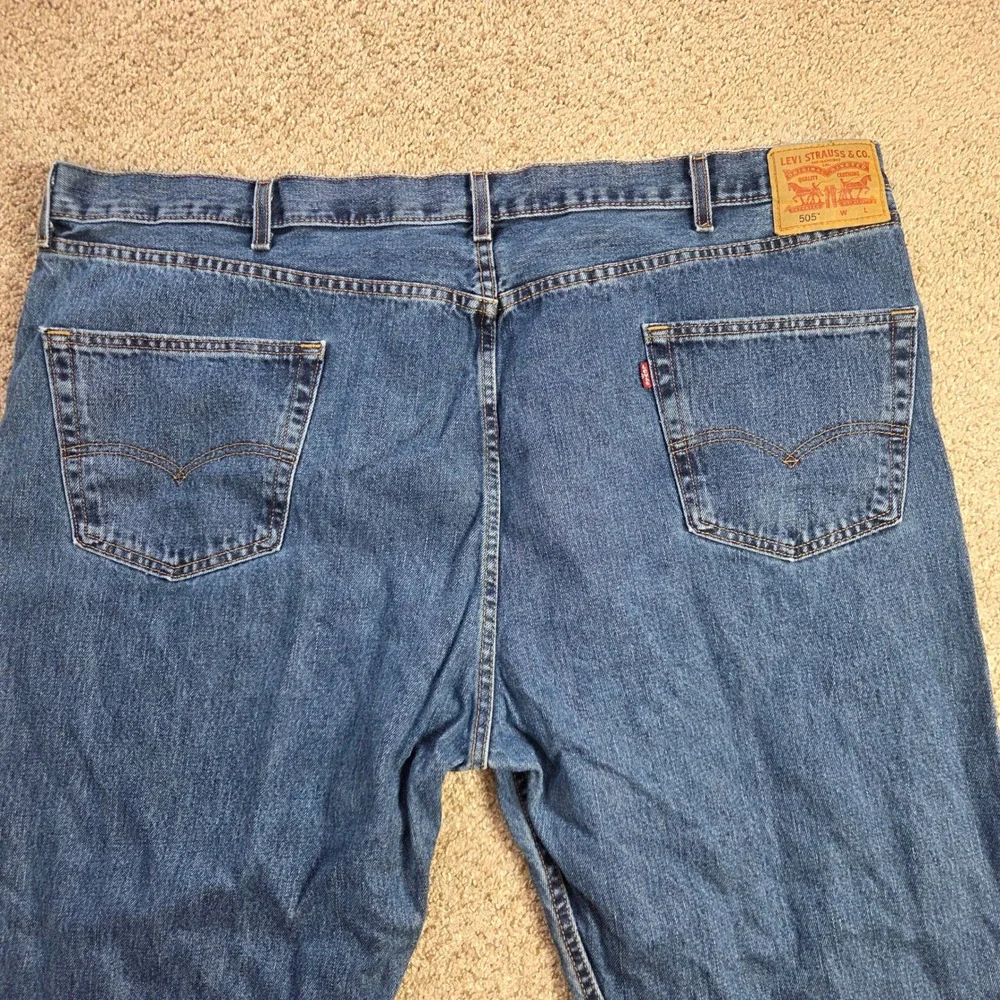 Levis 505 Regular Fit Straight Leg Blue Denim Jeans Mens 52x30 Medium Wash